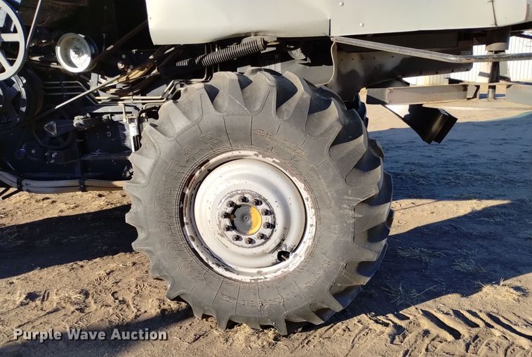 image for item DK8938 1998 Gleaner R72  combine