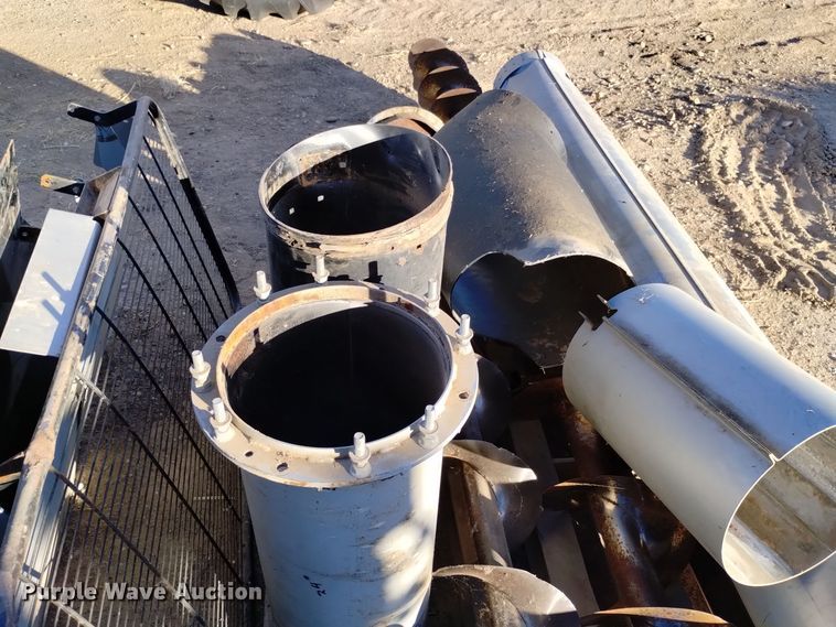 image for item DK8938 1998 Gleaner R72  combine