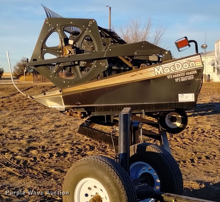 image for item DK8939 2005 MacDon 973  draper head