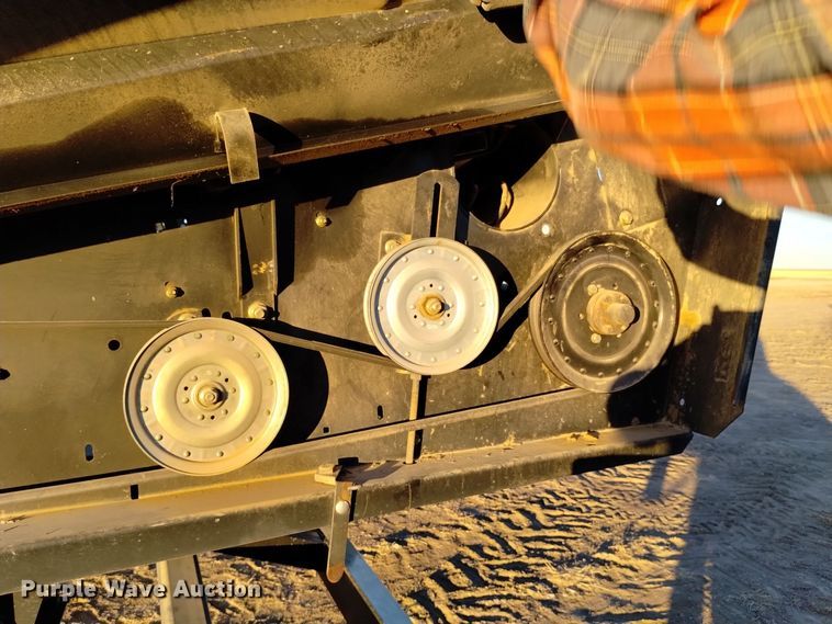 image for item DK8939 2005 MacDon 973  draper head