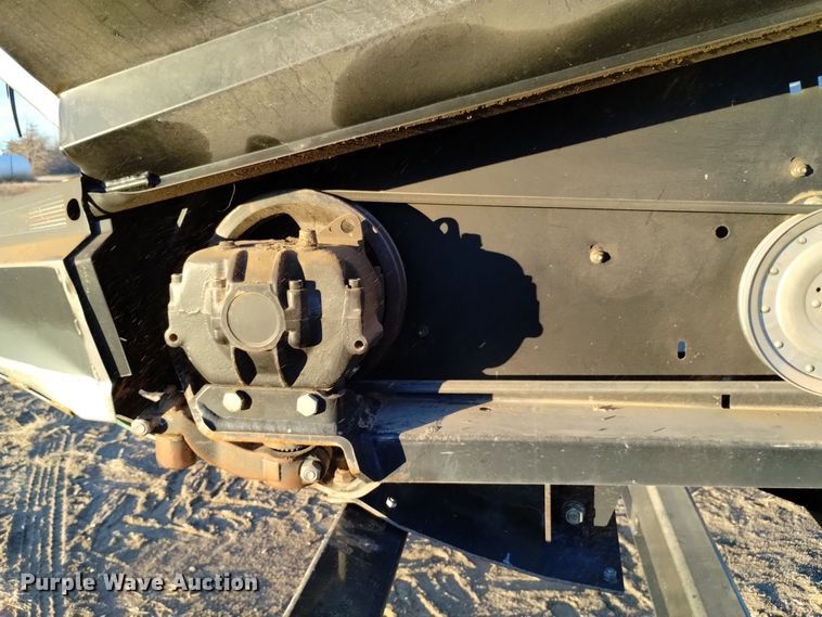 image for item DK8939 2005 MacDon 973  draper head