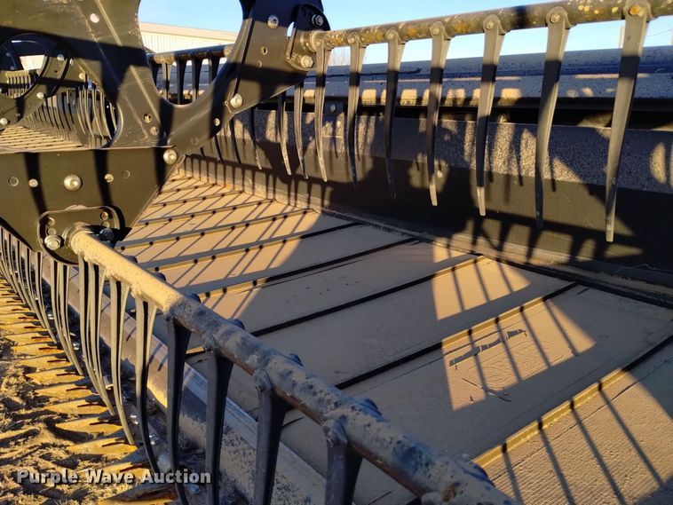 image for item DK8939 2005 MacDon 973  draper head