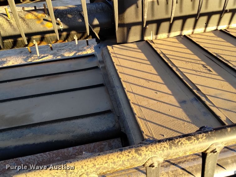 image for item DK8939 2005 MacDon 973  draper head