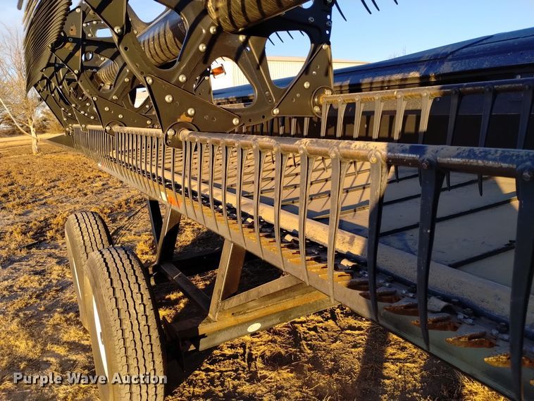 image for item DK8939 2005 MacDon 973  draper head