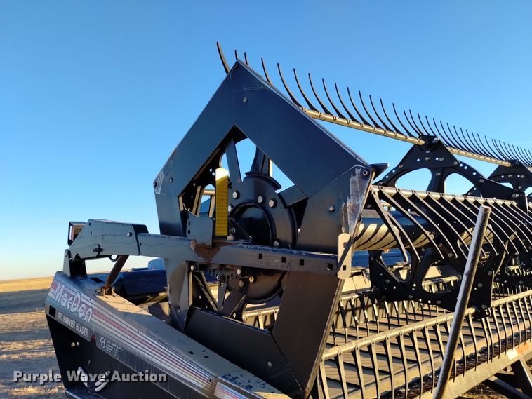 image for item DK8939 2005 MacDon 973  draper head