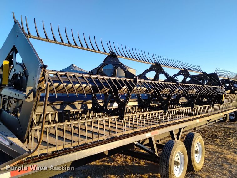 image for item DK8939 2005 MacDon 973  draper head