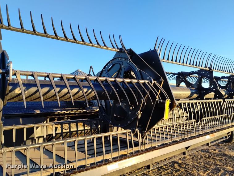 image for item DK8939 2005 MacDon 973  draper head