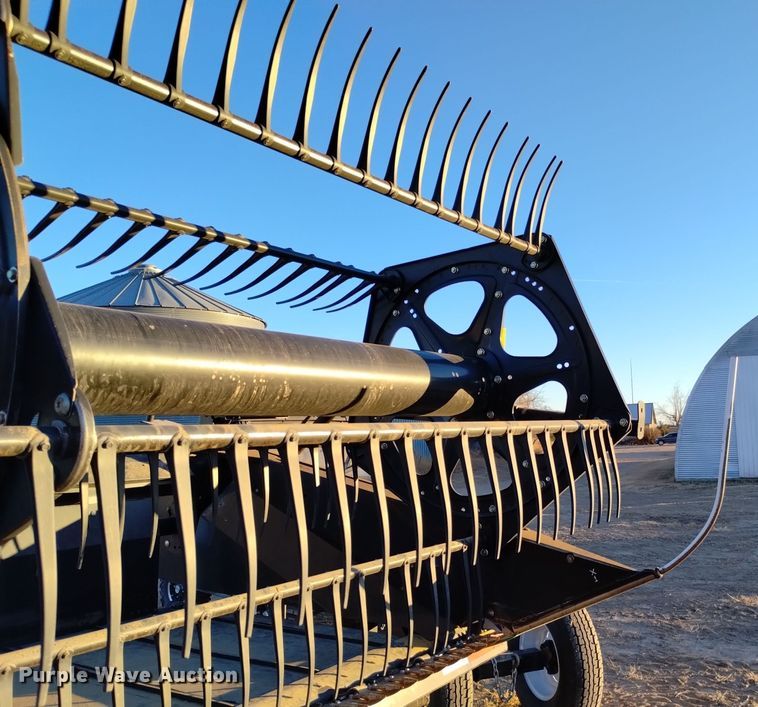 image for item DK8939 2005 MacDon 973  draper head