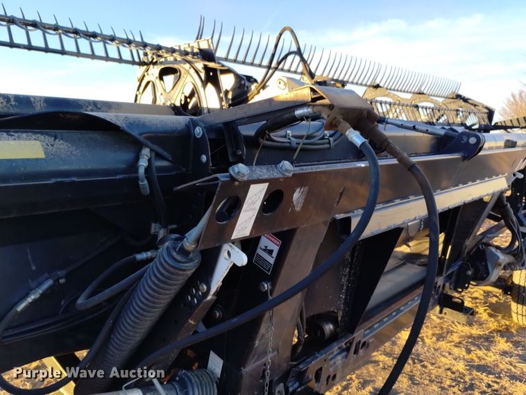 image for item DK8939 2005 MacDon 973  draper head