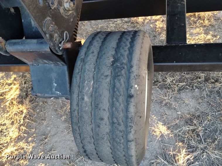 image for item DK8939 2005 MacDon 973  draper head