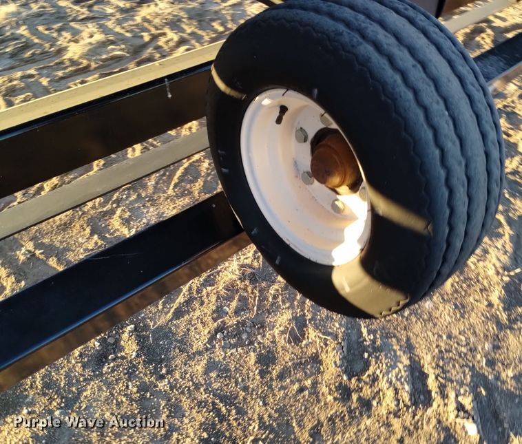 image for item DK8939 2005 MacDon 973  draper head