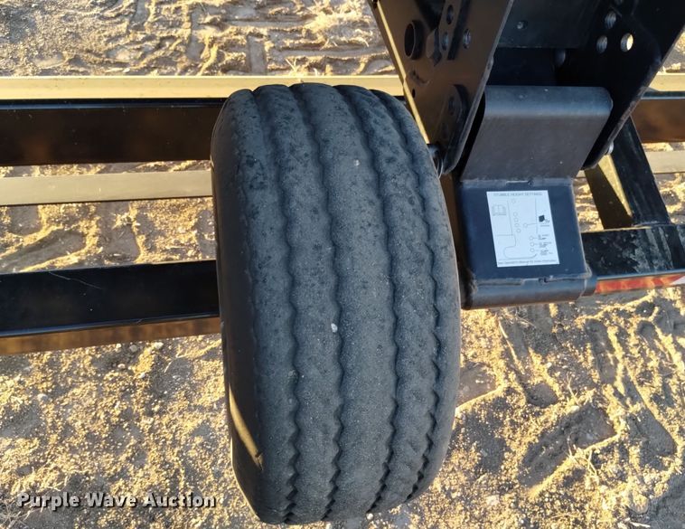 image for item DK8939 2005 MacDon 973  draper head