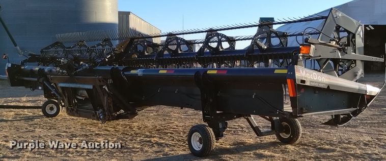 image for item DK8940 2005 MacDon 973  draper head