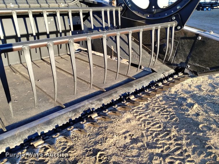 image for item DK8940 2005 MacDon 973  draper head