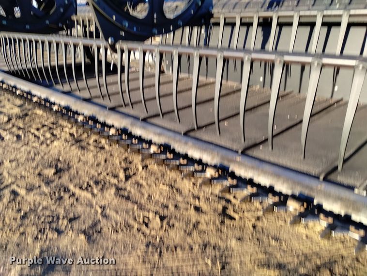 image for item DK8940 2005 MacDon 973  draper head