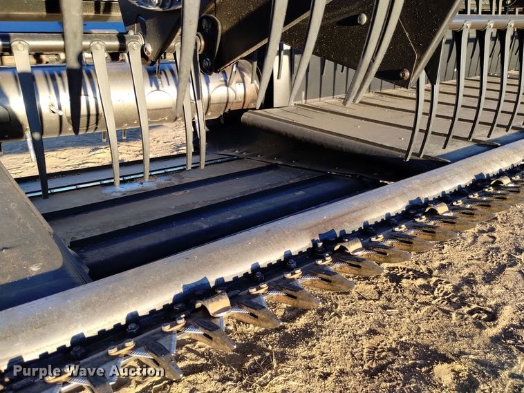 image for item DK8940 2005 MacDon 973  draper head