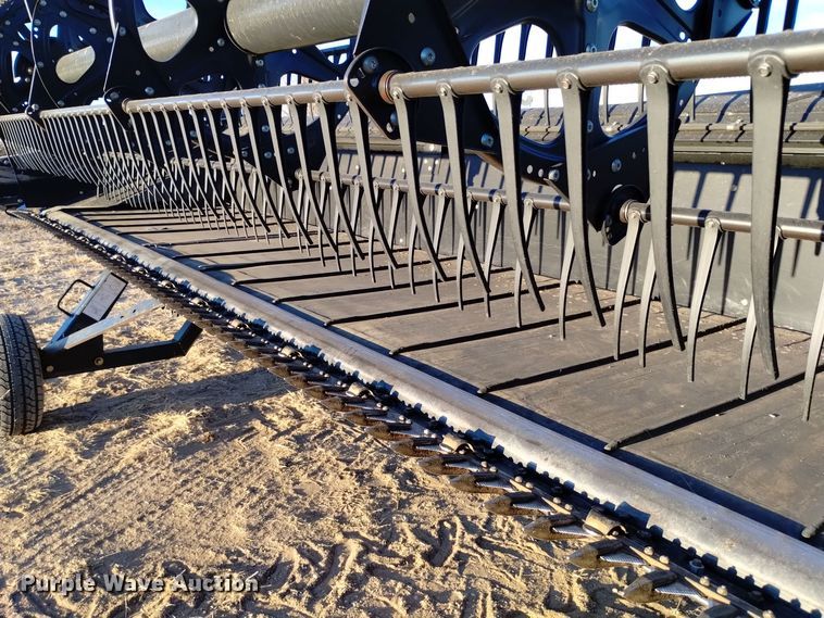 image for item DK8940 2005 MacDon 973  draper head