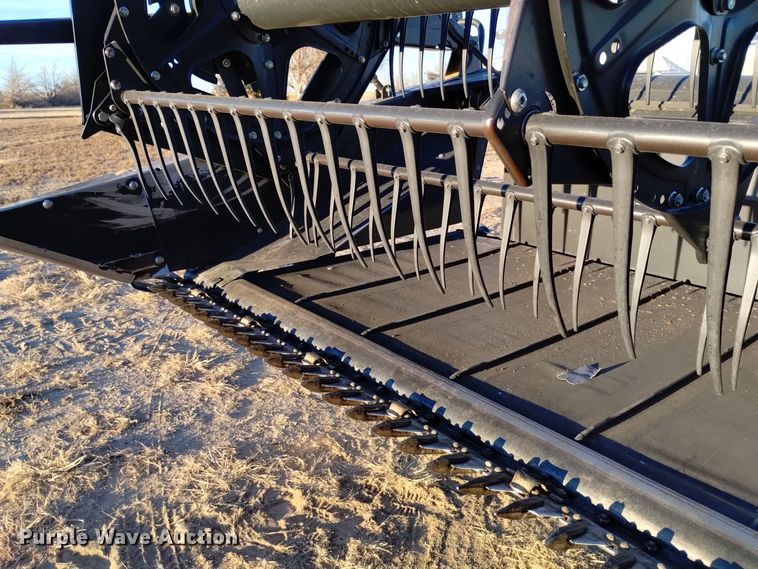 image for item DK8940 2005 MacDon 973  draper head