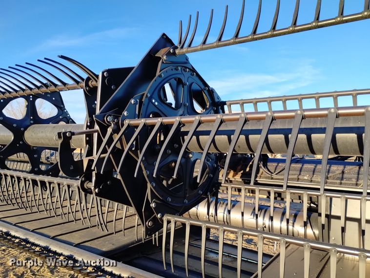 image for item DK8940 2005 MacDon 973  draper head