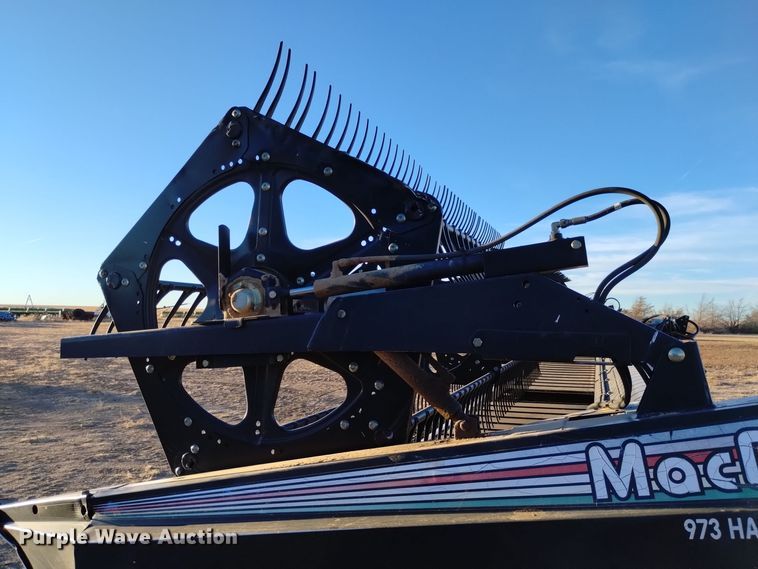 image for item DK8940 2005 MacDon 973  draper head