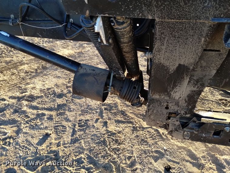 image for item DK8940 2005 MacDon 973  draper head