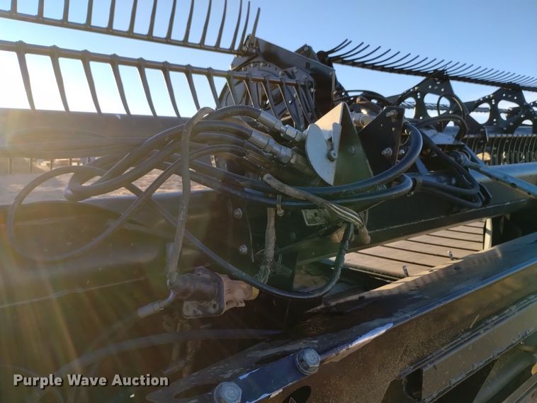 image for item DK8940 2005 MacDon 973  draper head