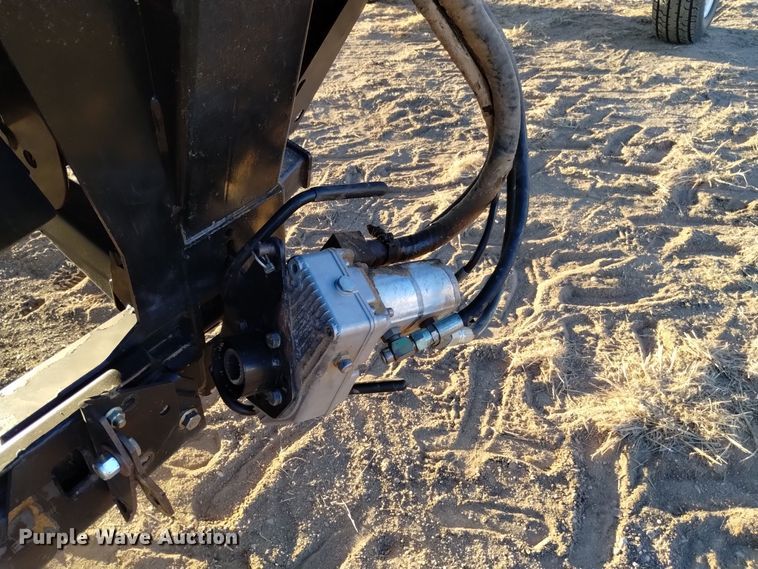 image for item DK8940 2005 MacDon 973  draper head