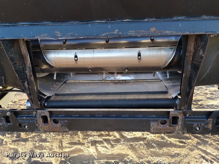 image for item DK8940 2005 MacDon 973  draper head