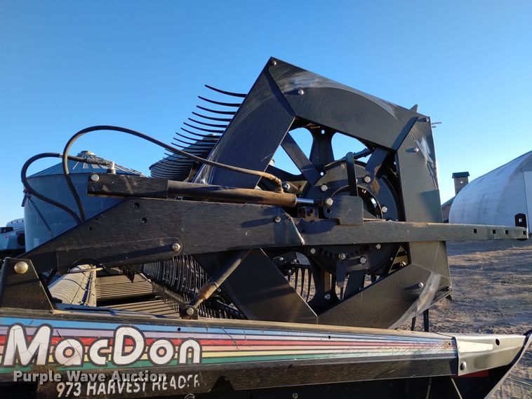 image for item DK8940 2005 MacDon 973  draper head