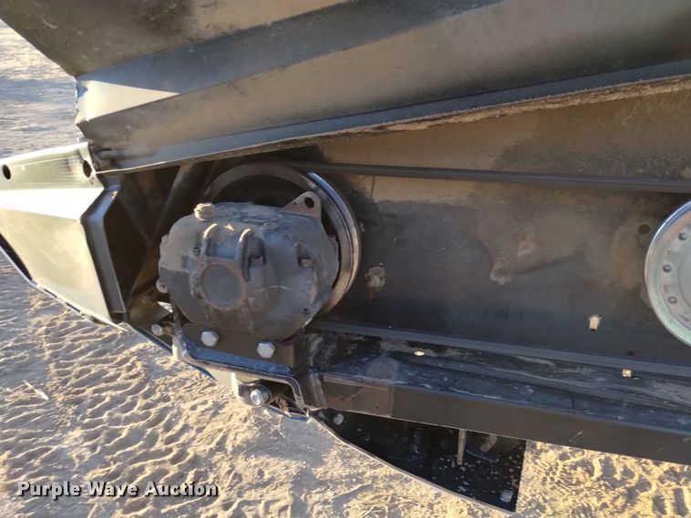 image for item DK8940 2005 MacDon 973  draper head