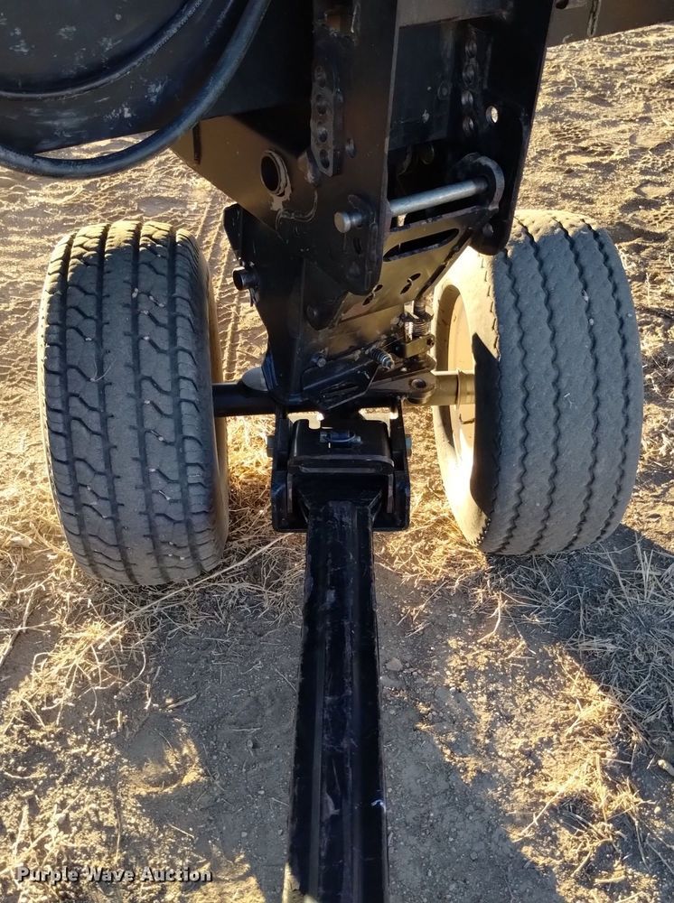 image for item DK8940 2005 MacDon 973  draper head