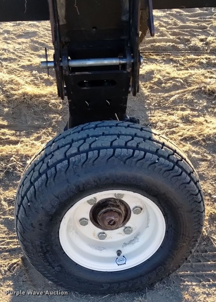 image for item DK8940 2005 MacDon 973  draper head