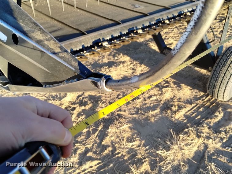 image for item DK8940 2005 MacDon 973  draper head