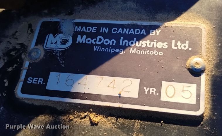 image for item DK8940 2005 MacDon 973  draper head