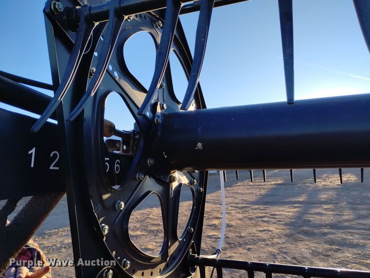 image for item DK8940 2005 MacDon 973  draper head