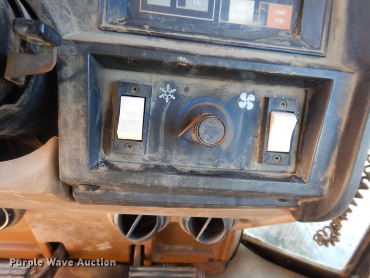 image for item DL7816 1987 Caterpillar Challenger 65  track tractor