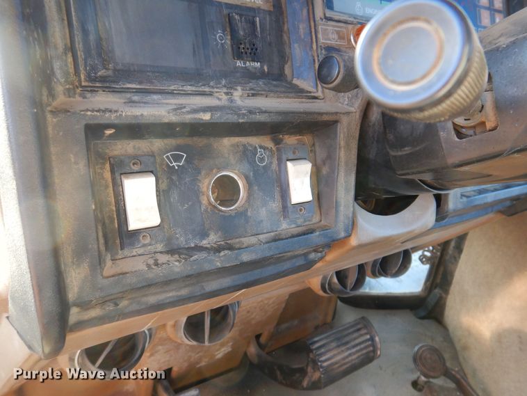 image for item DL7816 1987 Caterpillar Challenger 65  track tractor