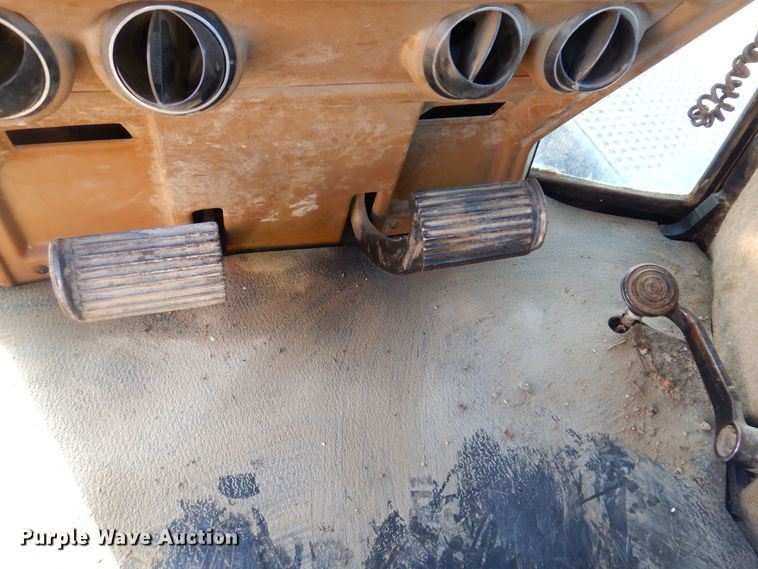 image for item DL7816 1987 Caterpillar Challenger 65  track tractor