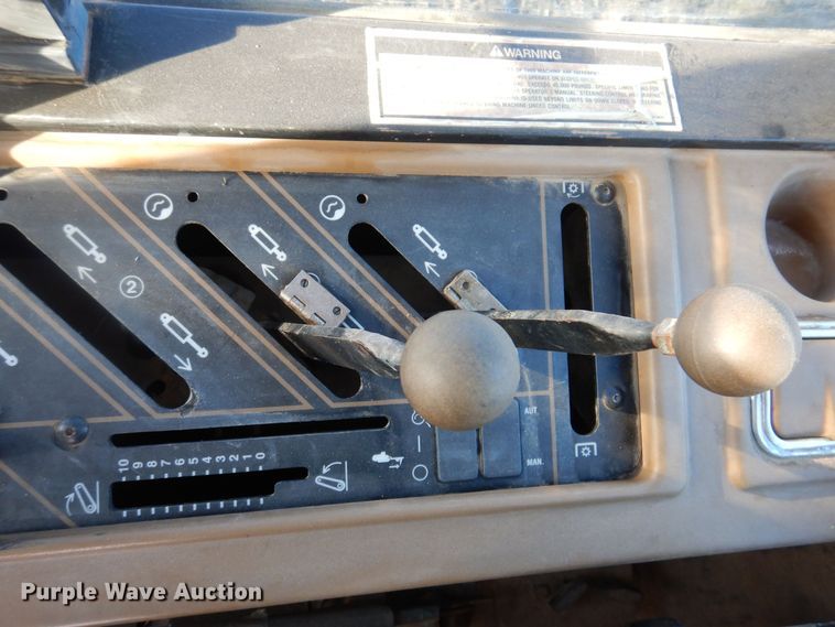 image for item DL7816 1987 Caterpillar Challenger 65  track tractor