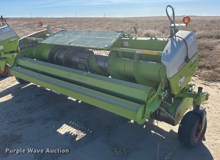 image for item DM2639 2017 Claas 380  pickup head