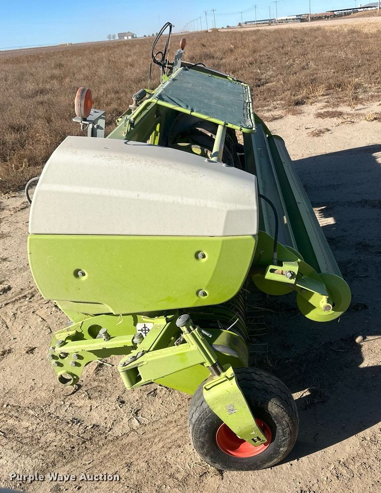 image for item DM2639 2017 Claas 380  pickup head