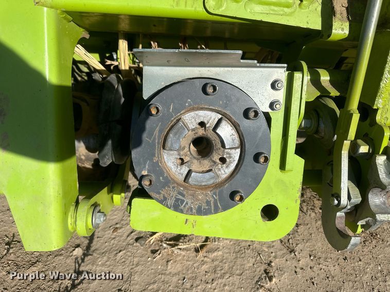 image for item DM2639 2017 Claas 380  pickup head