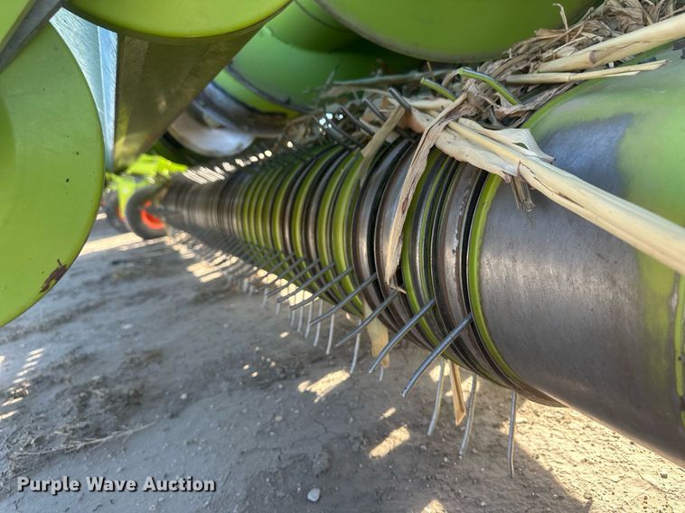 image for item DM2639 2017 Claas 380  pickup head