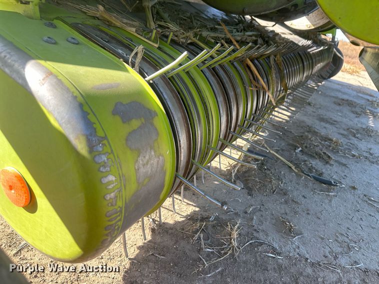 image for item DM2639 2017 Claas 380  pickup head