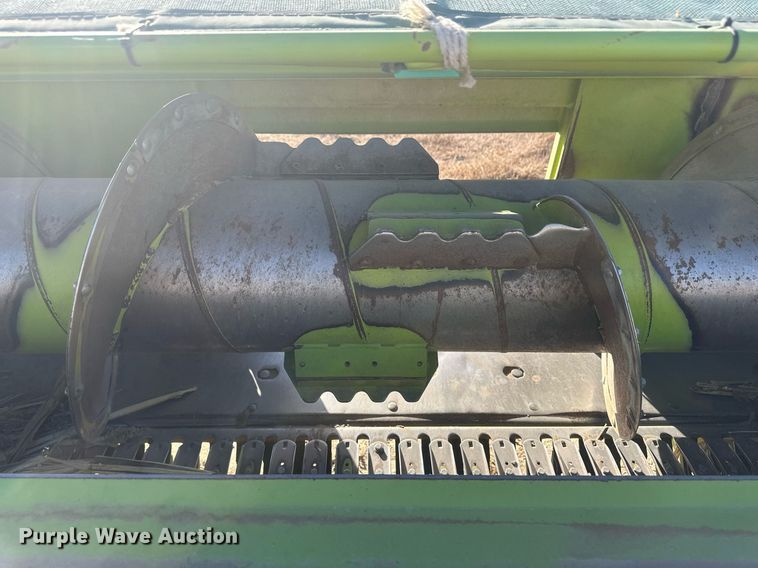 image for item DM2639 2017 Claas 380  pickup head