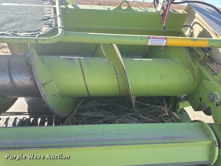 image for item DM2639 2017 Claas 380  pickup head