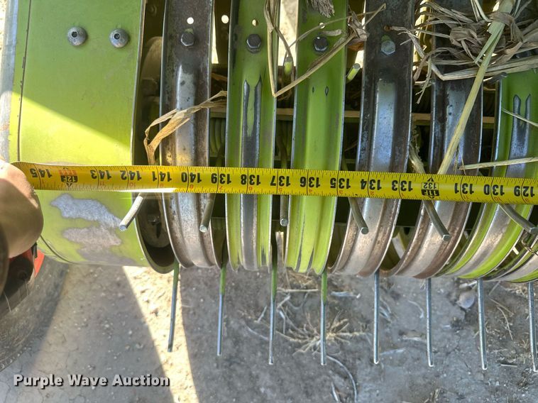 image for item DM2639 2017 Claas 380  pickup head