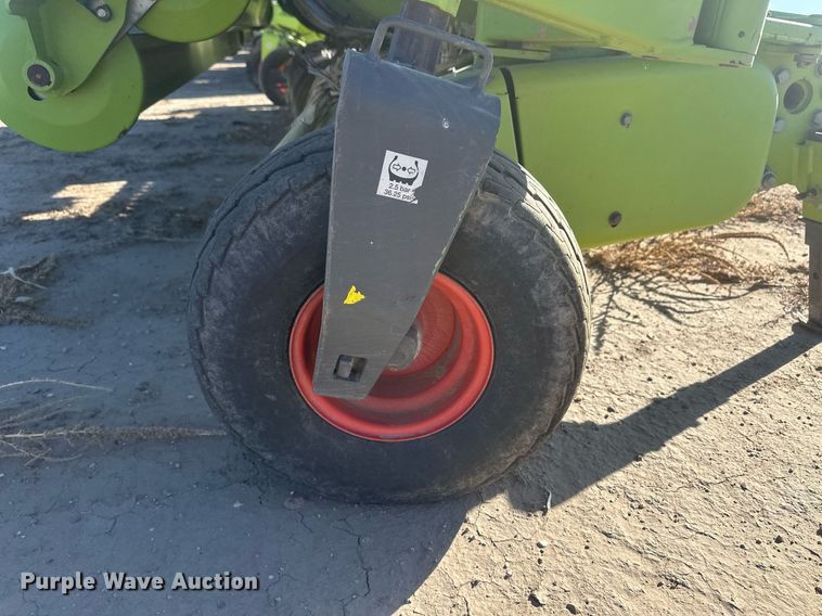 image for item DM2639 2017 Claas 380  pickup head