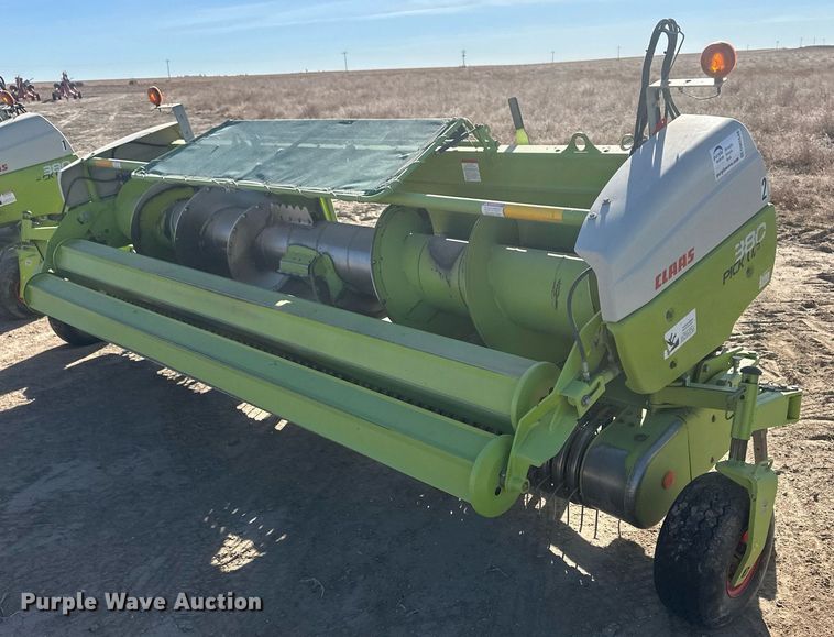 image for item DM2646 2017 Claas 380  pickup head