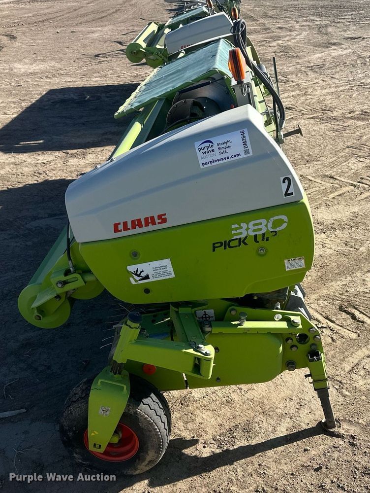 image for item DM2646 2017 Claas 380  pickup head